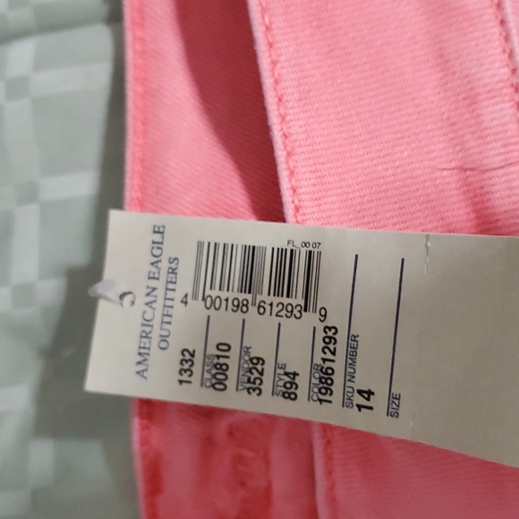 New American Eagle Outfitters Coral Midi Shorts Size 14, Size 16 - Picture 3 of 4